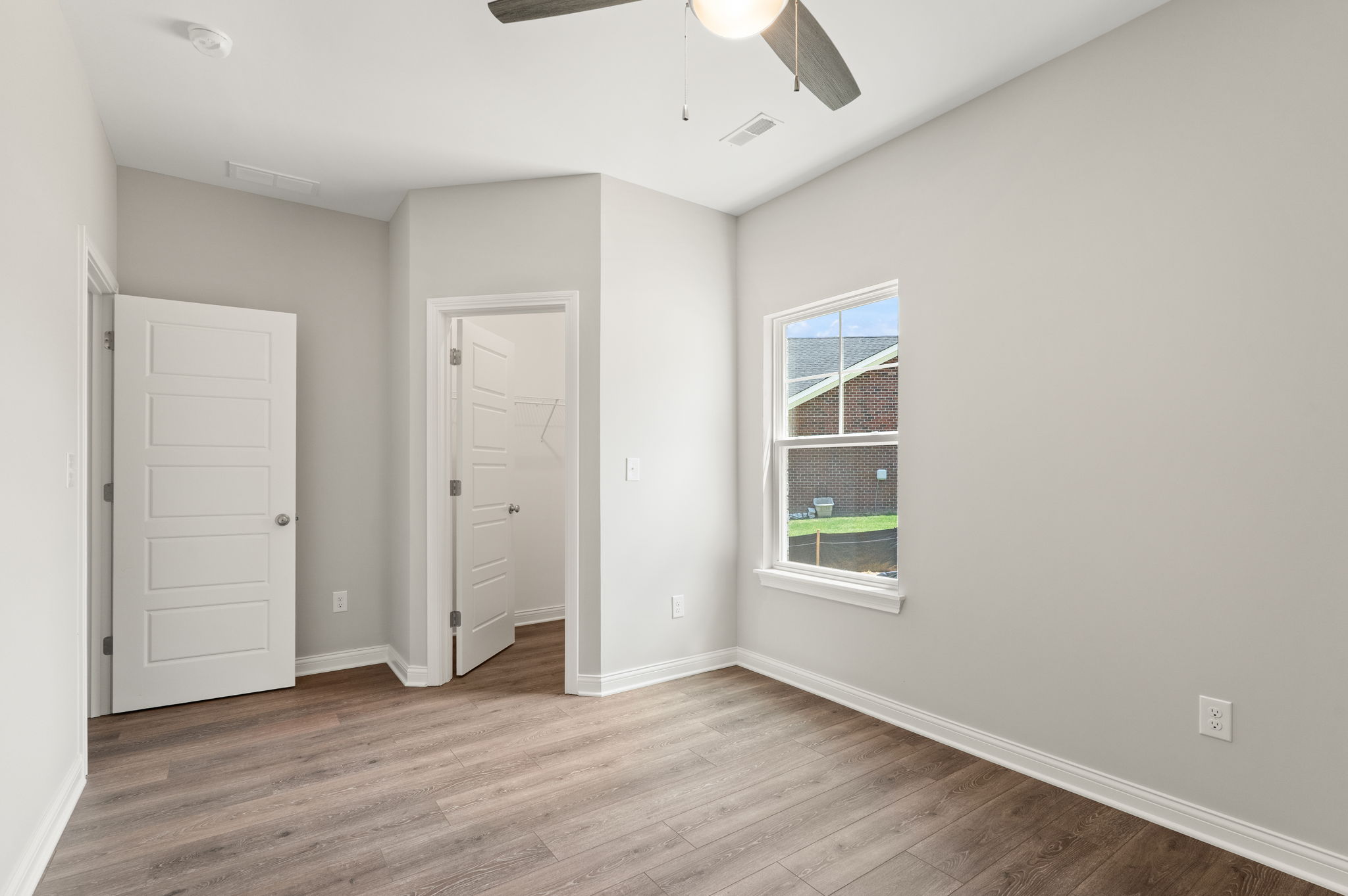 35 833 Kings Ct 11 (2)